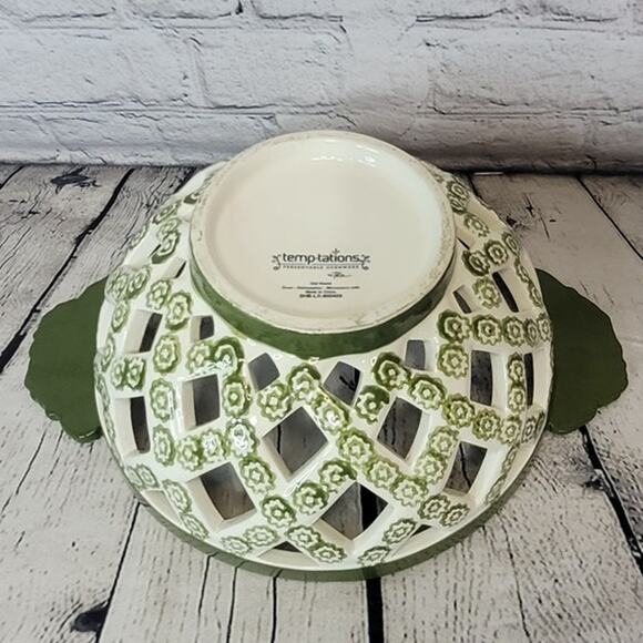 Temptations Ovenware By Tara Old World Green Red Holiday Round Bread Basket Bowl - Picture 3 of 6